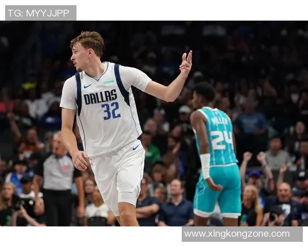 弗拉格谈与浓眉的配合策略努力最大化他的优势与团队融合