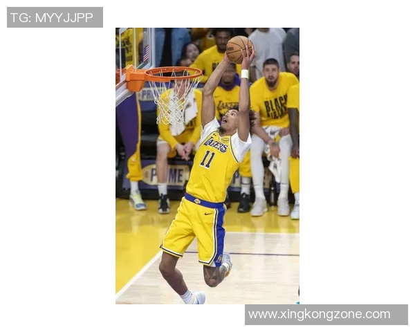 浓眉虽砍27分13板难救主湖人遭遇惨败局面堪忧