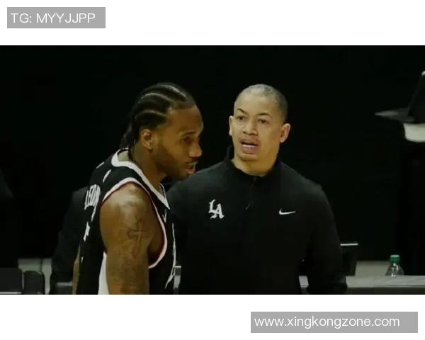 泰伦卢称下半场协防弗拉格表现出色莱昂纳德贡献巨大 泰伦卢称下半场协防弗拉格表现出色莱昂纳德贡献巨大