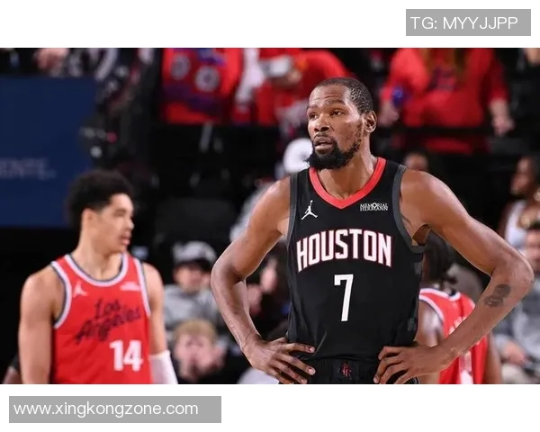 乌度卡称杜兰特与申京的存在是球队关键时刻的优势与奢侈资源 乌度卡称杜兰特与申京的存在是球队关键时刻的优势与奢侈资源